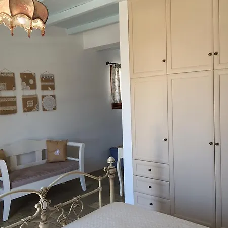 Niriides Apartment *