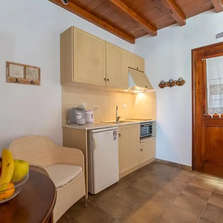 Apartment Niriides *