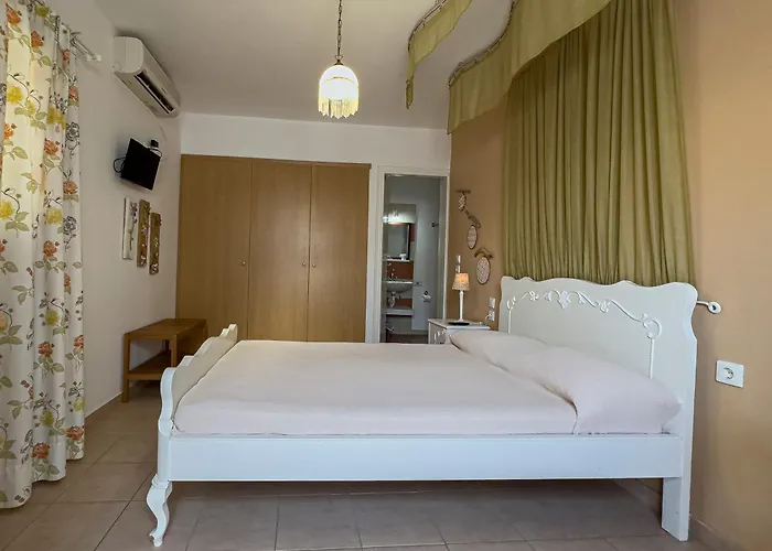 Апартаменты Niriides