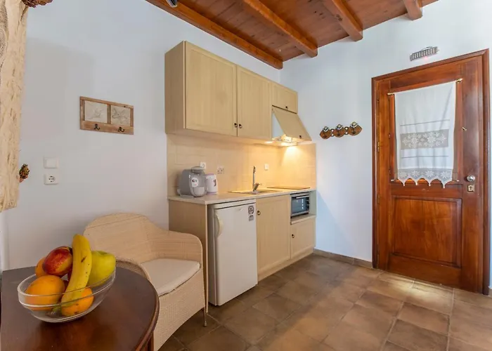 Апартаменты Niriides *